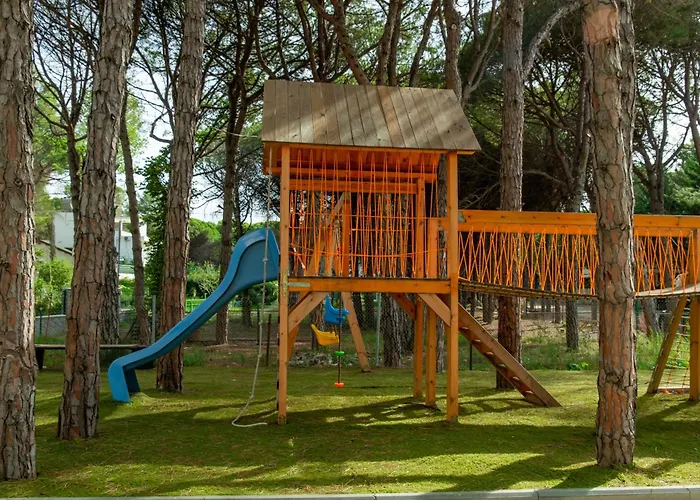 Üdülőközpont Fllad & Durres Golem