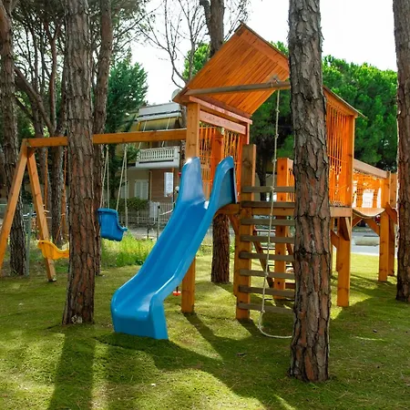 Fllad & Durres Golem (Tirana)