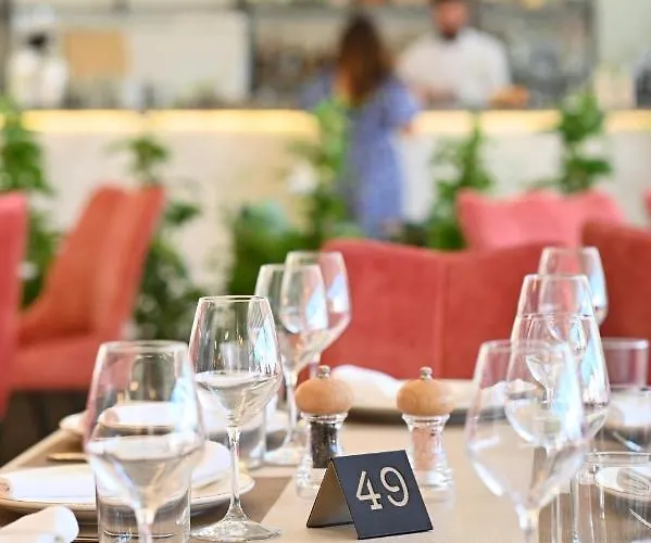 Fllad & Durres Ośrodek wypoczynkowy 5*