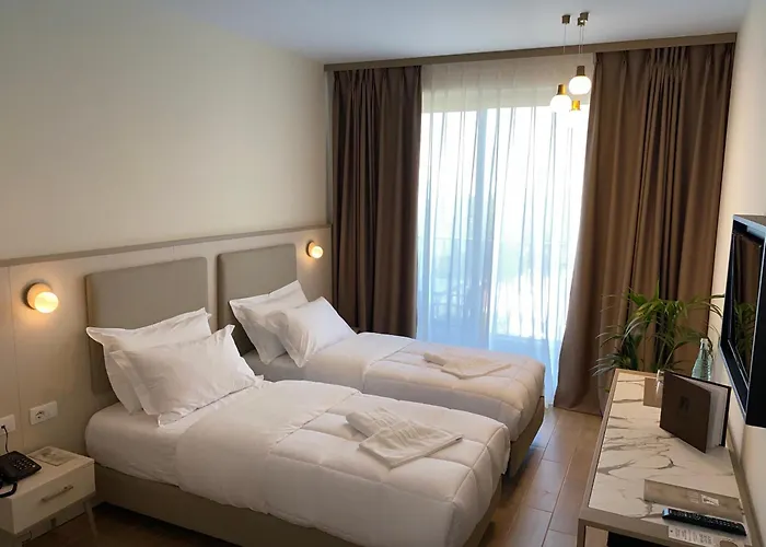 Fllad & Durres Golem (Tirana)